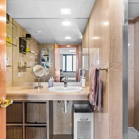 Luxury Flat In Skyscraper Appartamento *